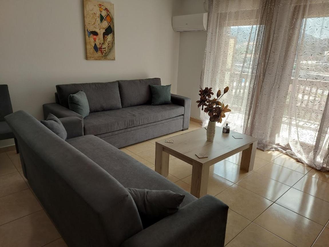 Appartement Ina House à Varella Extérieur photo